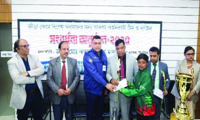 ঝিনাইদহে নারী খেলোয়াড় ও সংগঠকদের সংবর্ধনা প্রদান