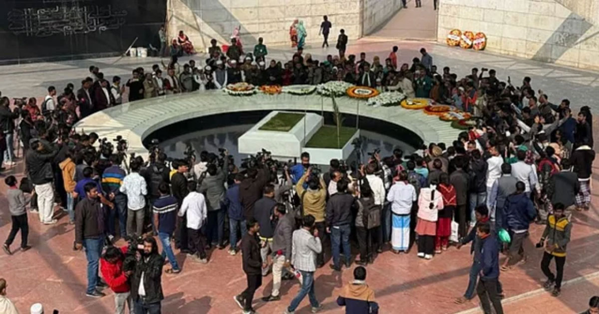 দাফনের ষষ্ঠ দিনেও খালেদা জিয়ার সমাধিতে মানুষের ভিড়