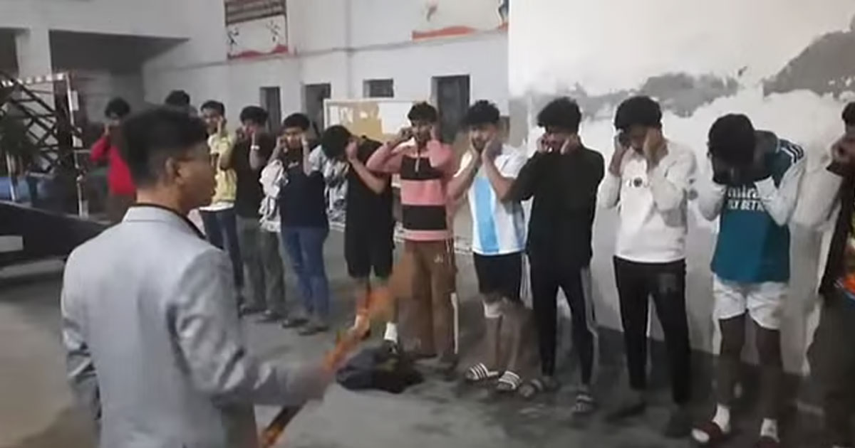 সমালোচনার ঝড়ে কুপোকাত ডাকসু নেতা: কান ধরিয়ে ওঠবস করানোর ঘটনায় সর্বমিত্র চাকমার পদত্যাগের ঘোষণা