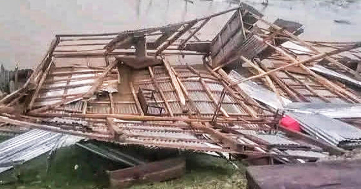 তজুমদ্দিনে কালবৈশাখীর ঝড়ে স্কুল লণ্ডভণ্ড, পাঠদান বন্ধ