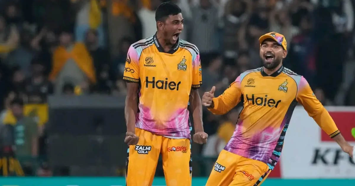 ফাইনালে নাহিদ-হার্ডির বোলিং তোপ, ১২৯ রানেই গুটিয়ে গেল হায়দরাবাদ
