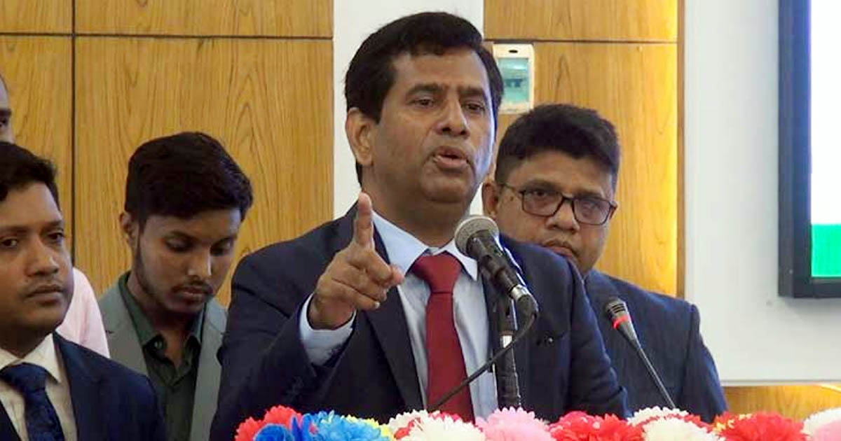 রায় ঘোষণার আগে দেশবাসীর উদ্দেশে সালাম জানালেন তাজুল ইসলাম