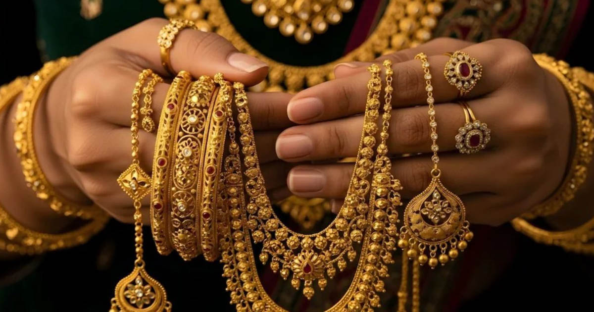 দেশের বাজারে আবার কমলো স্বর্ণের দাম