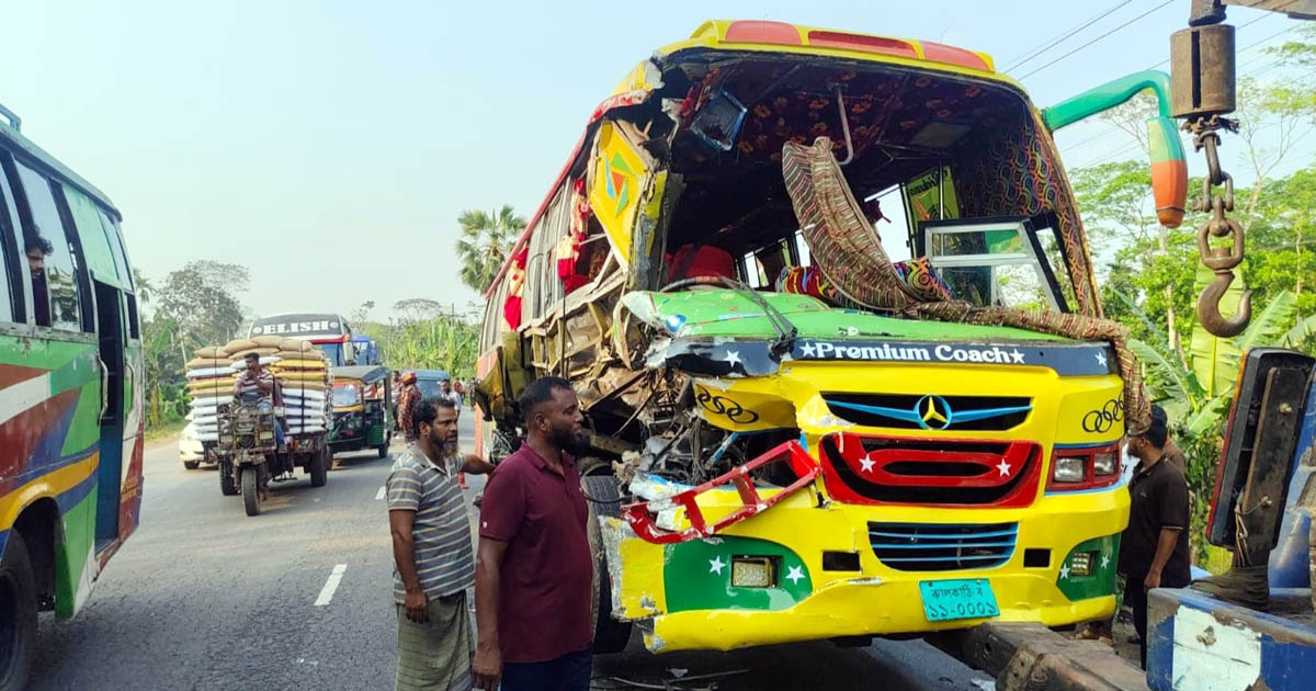 একদিনে  ঢাকা-বরিশাল মহাসড়কে পৃথক দুর্ঘটনায় আহত ১৭
