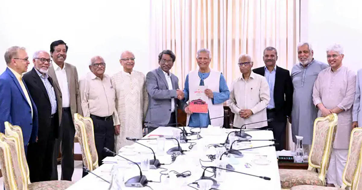 জুলাই সনদ বাস্তবায়নের উপায়ের সুপারিশ প্রধান উপদেষ্টার কাছে জমা