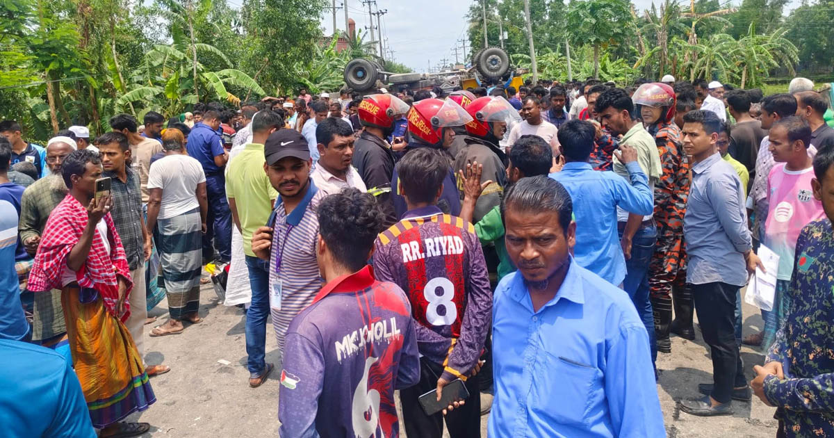 মুক্তাগাছায় ট্রাক-অটোরিকশা সংঘর্ষে ৩ নারী নিহত