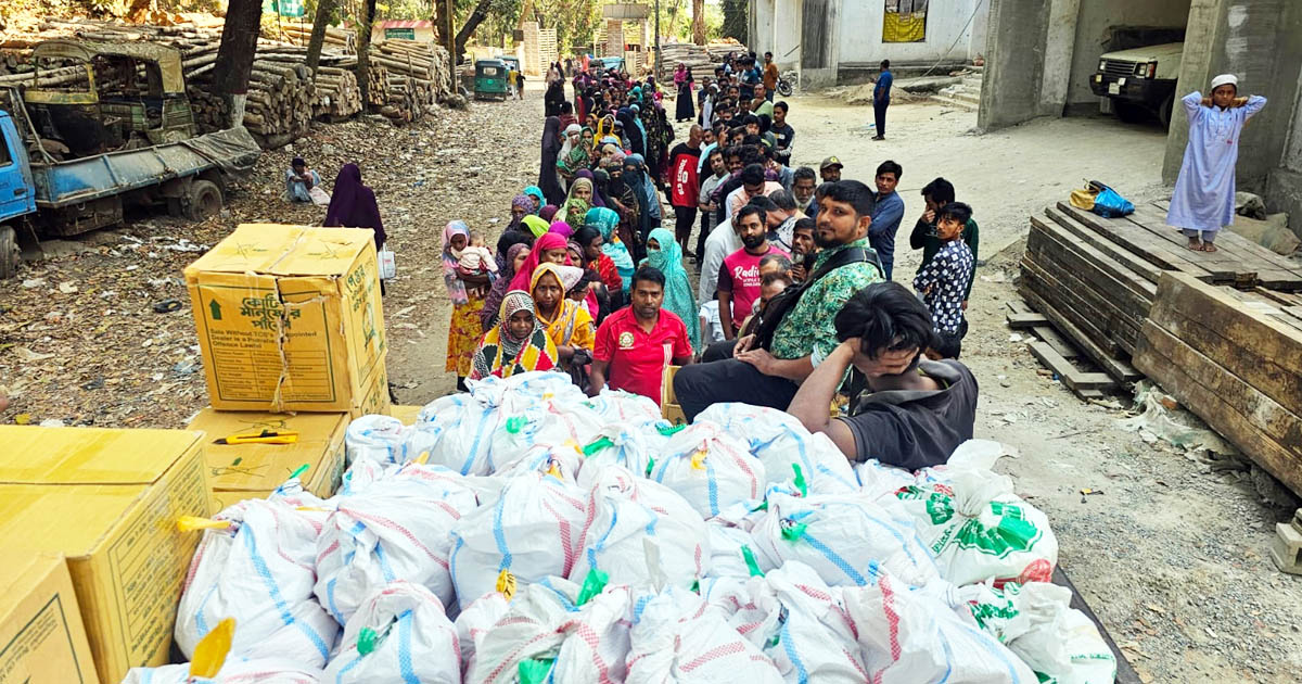 রমজানকে ঘিরে রাঙ্গামাটিতে টিসিবির ন্যায্যমূল্যে পণ্য বিক্রি শুরু
