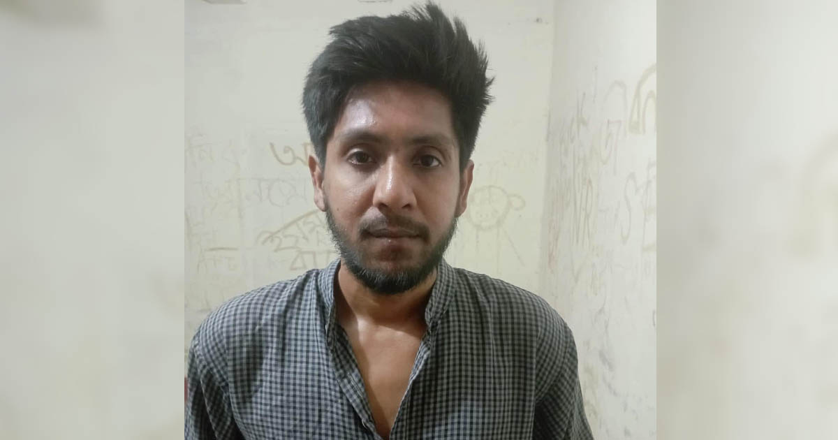 রাজশাহীর আদালতে পেশকারের কাছে চাঁদা দাবি, ওয়ারেন্টভুক্ত আসামী আটক