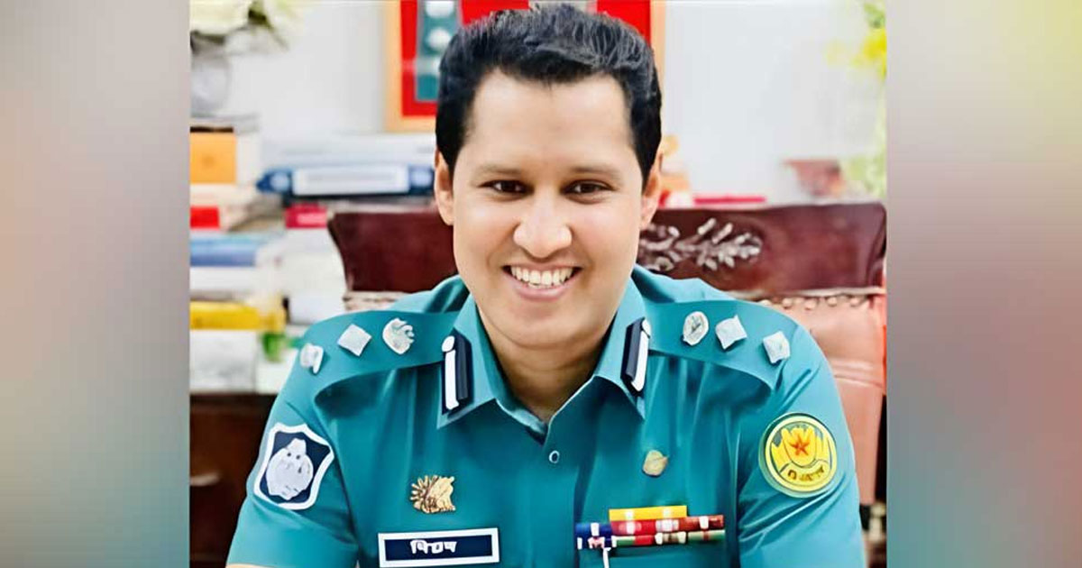বিপ্লব কুমার ও তার স্ত্রীর ২৮টি ব্যাংক হিসাব অবরুদ্ধ