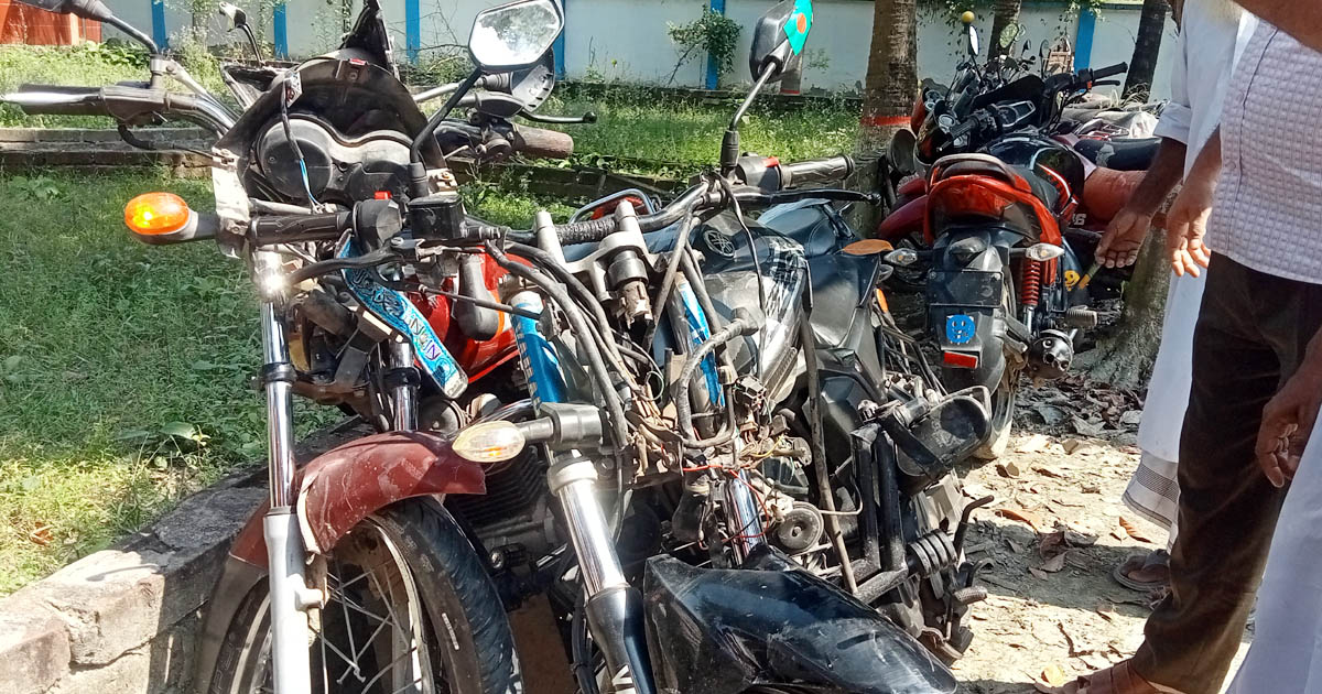 সালথায় মোটরসাইকেল মুখোমুখি সংঘর্ষে স্কুল শিক্ষক নিহত