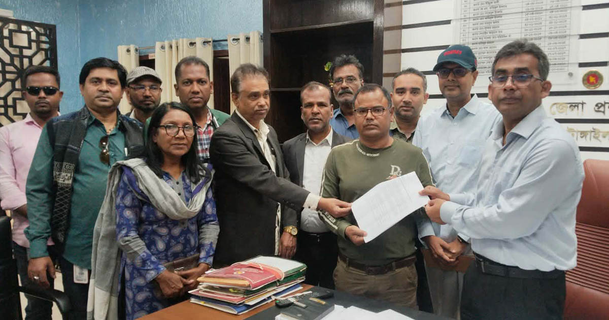 টাঙ্গাইলে পাঁচ দফা দাবিতে ক্যাবের স্মারকলিপি