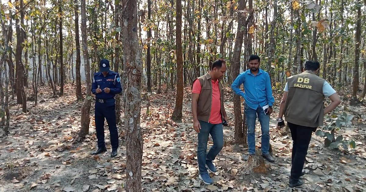 গাজীপুরে শালবন থেকে অজ্ঞাত পরিচয়ের অর্ধগলিত লাশ উদ্ধার