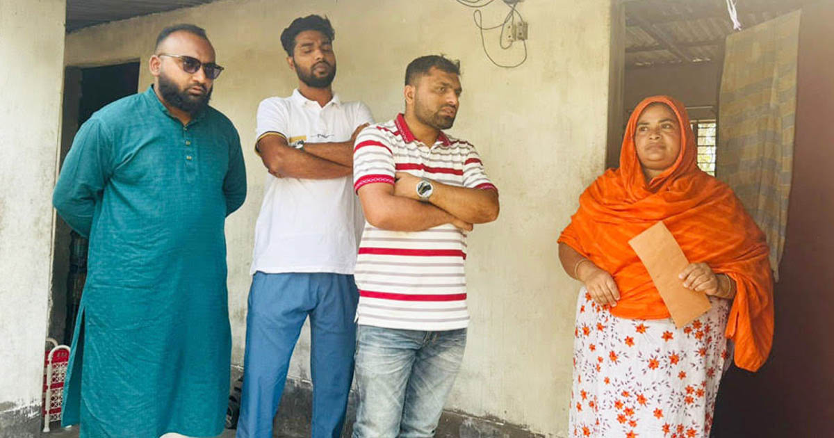 রাজশাহীতে শহীদ ও আহত নেতাকর্মীদের পরিবারে ছাত্রদলের ঈদ উপহার