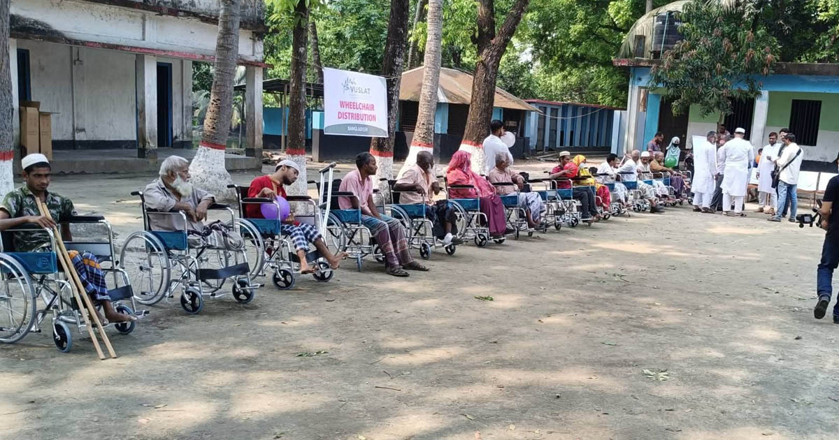 কালীগঞ্জে ১৫ জন প্রতিবন্ধীর মাঝে হুইলচেয়ার বিতরণ
