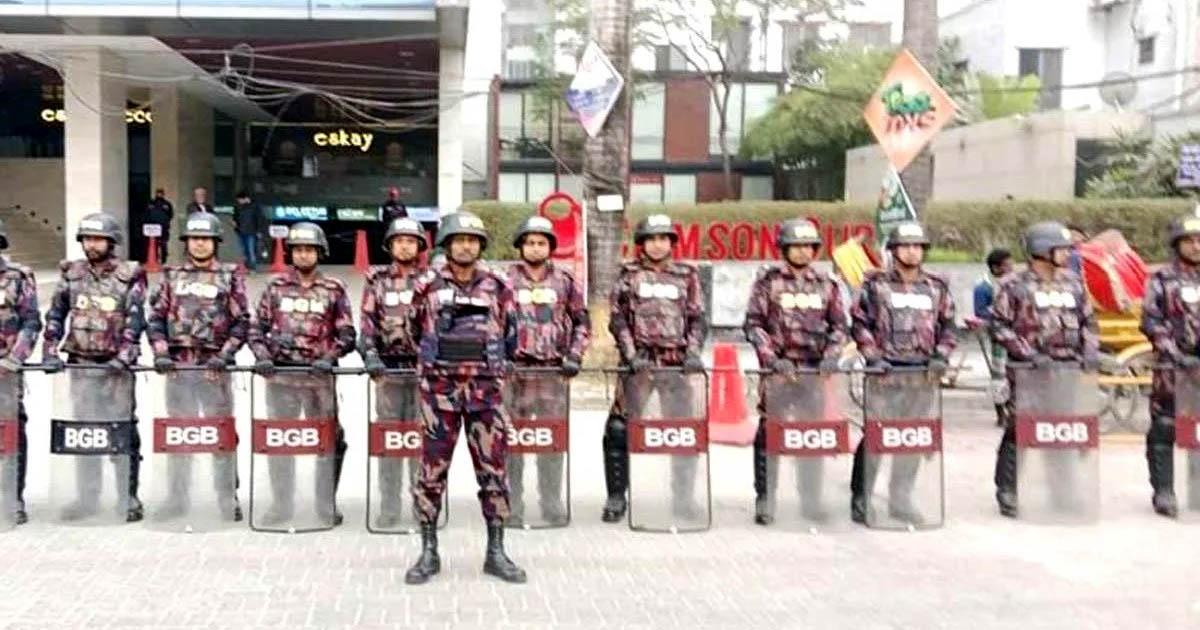 এভারকেয়ার হাসপাতাল এলাকায় বিজিবি মোতায়েন