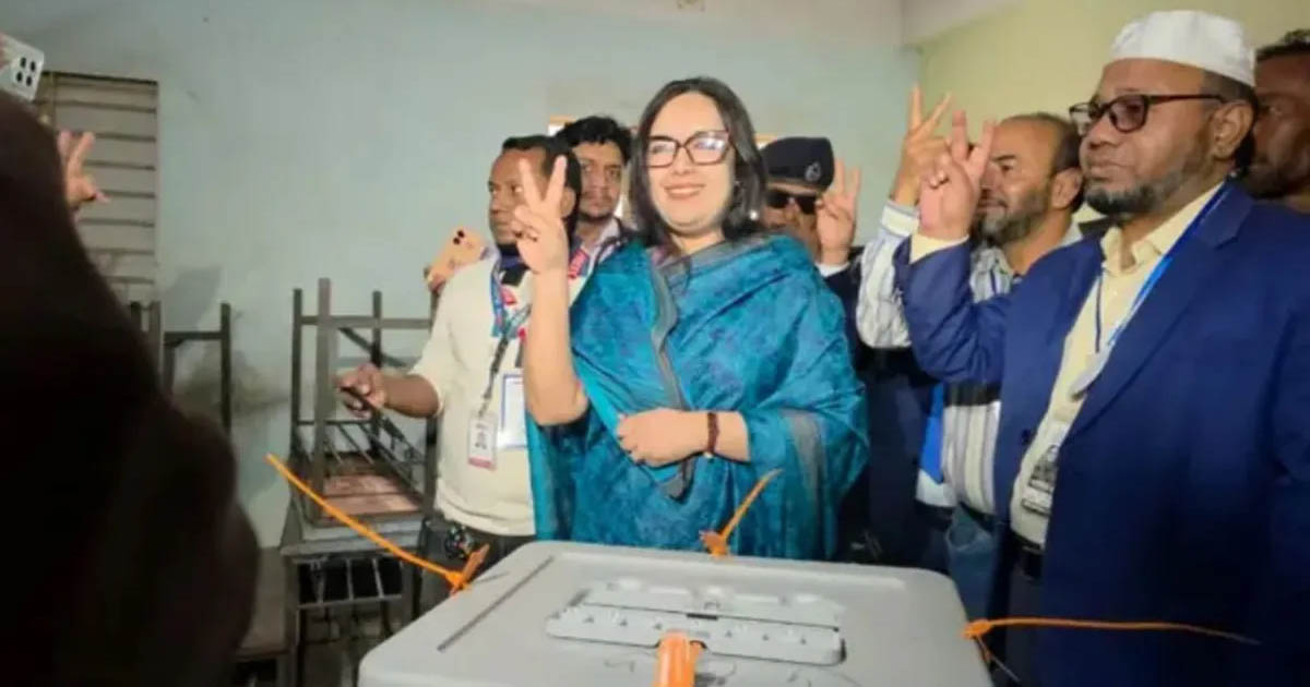 এজেন্টদের বের করে দেওয়ার অভিযোগ রুমিন ফারহানার