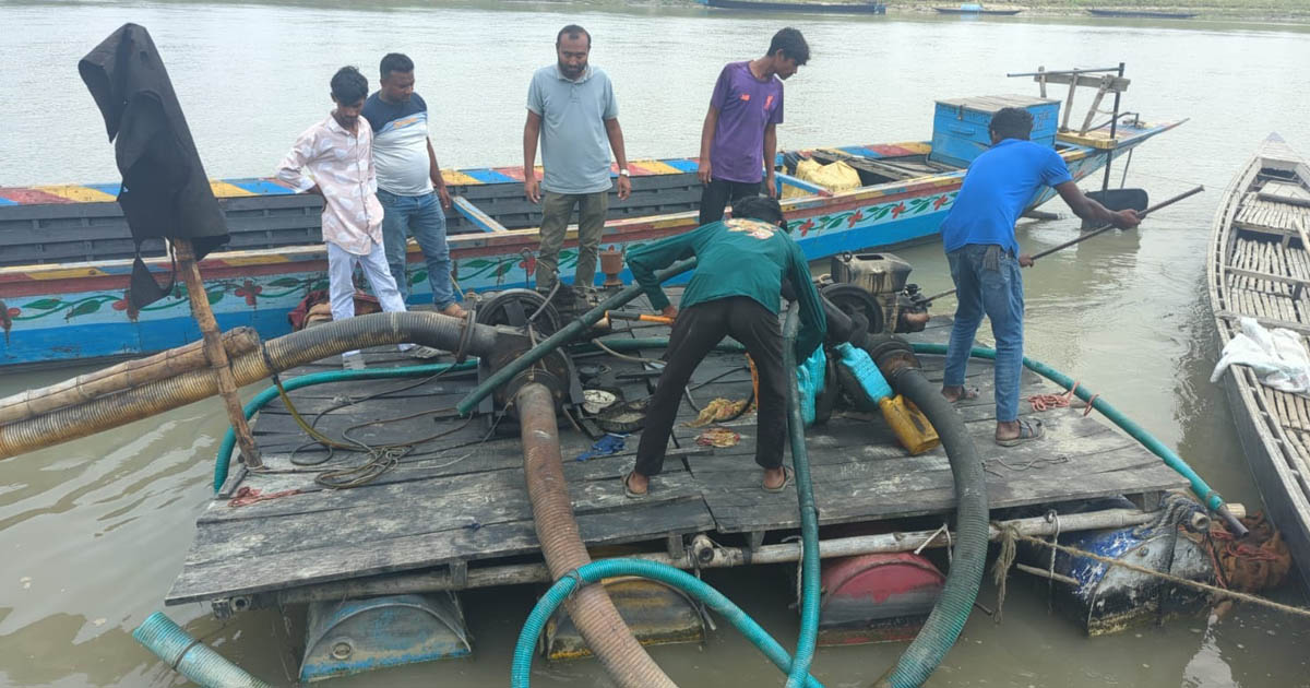 নাগরপুরে অবৈধ ড্রেজার অকেজো, জেল ও জরিমানা দণ্ড
