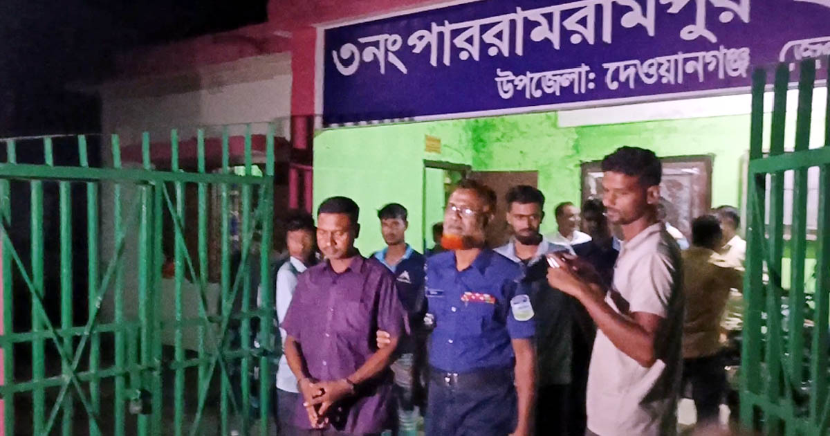 দেওয়ানগঞ্জে ভুয়া এনজিও কর্মকর্তাকে পুলিশের হাতে সোপর্দ