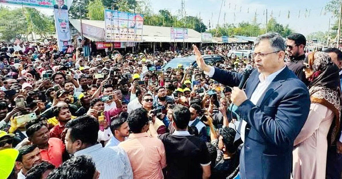 গণতন্ত্র পুনরুদ্ধারে সালাহউদ্দিনের জনসংযোগে জনতার ঢল