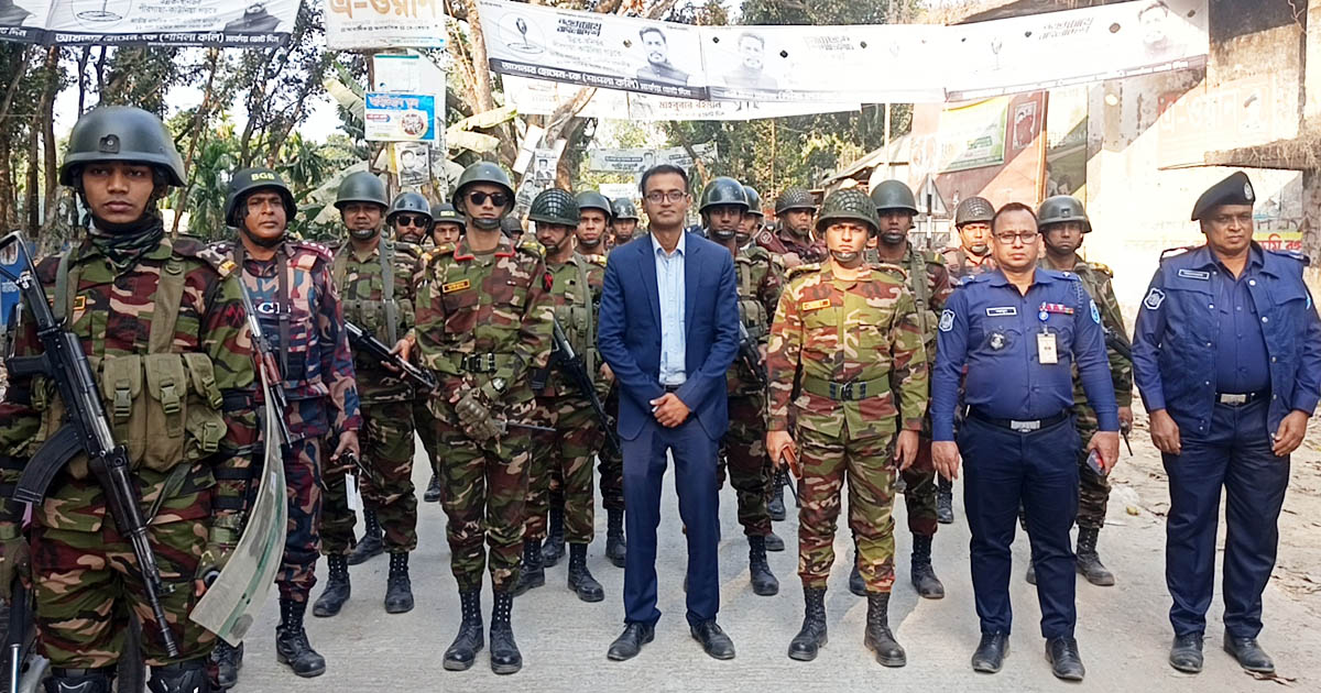 কাউনিয়ায় নির্বাচন সামনে রেখে যৌথ বাহিনীর টহল ও চেকপোস্ট জোরদার