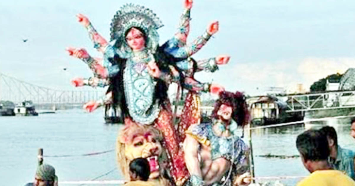 কাউনিয়ায় বিজয়া দশমীর মধ্য দিয়ে শারদীয় দুর্গোৎসবের সমাপ্তি