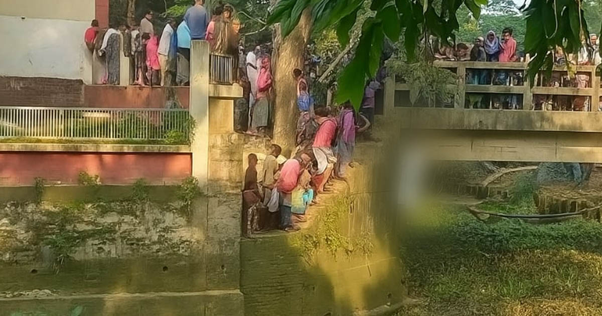 নবাবগঞ্জে ৭০ বছর বয়সী বৃদ্ধের ঝুলন্ত লাশ উদ্ধার, তদন্তে পুলিশ