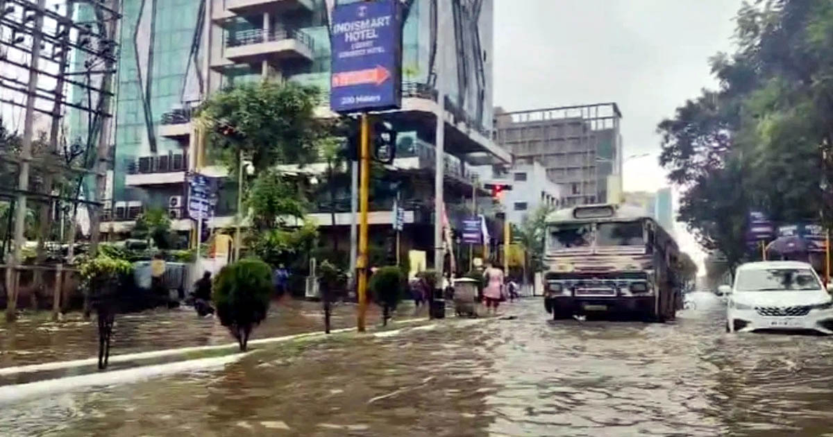 কলকাতায় টানা বৃষ্টিতে সাত জনের মৃত্যু