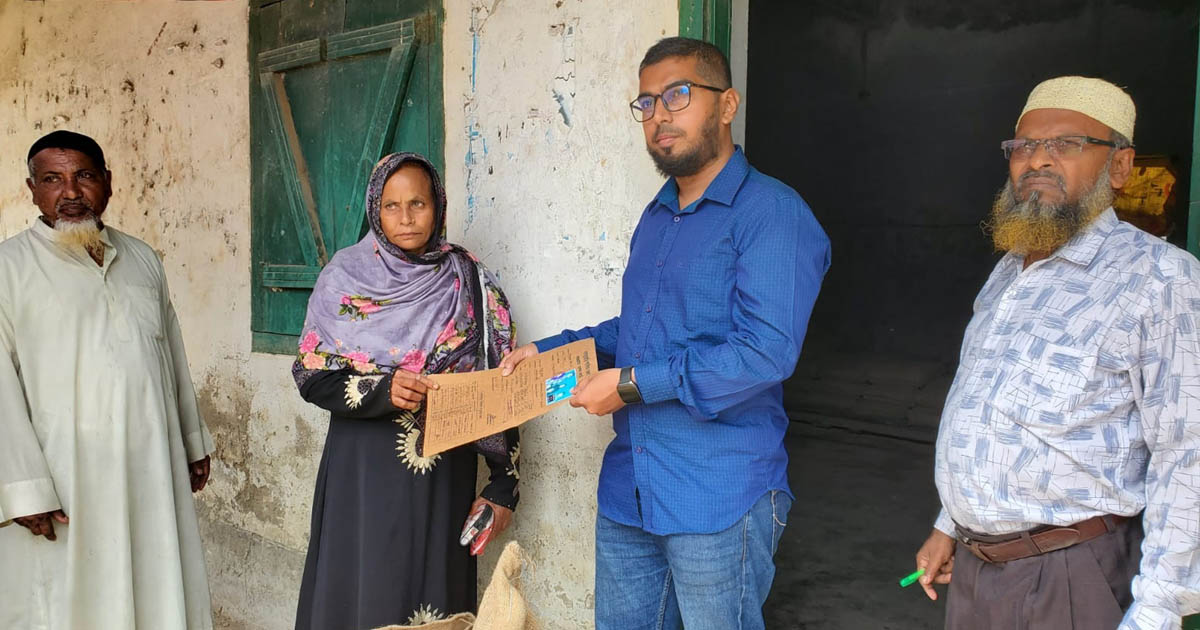 মাটিরাঙ্গায় এমপি ওয়াদুদ ভূইয়ার সহায়তায় সিদ্ধ চাল পেলেন গুচ্ছগ্রাম কার্ডধারীরা
