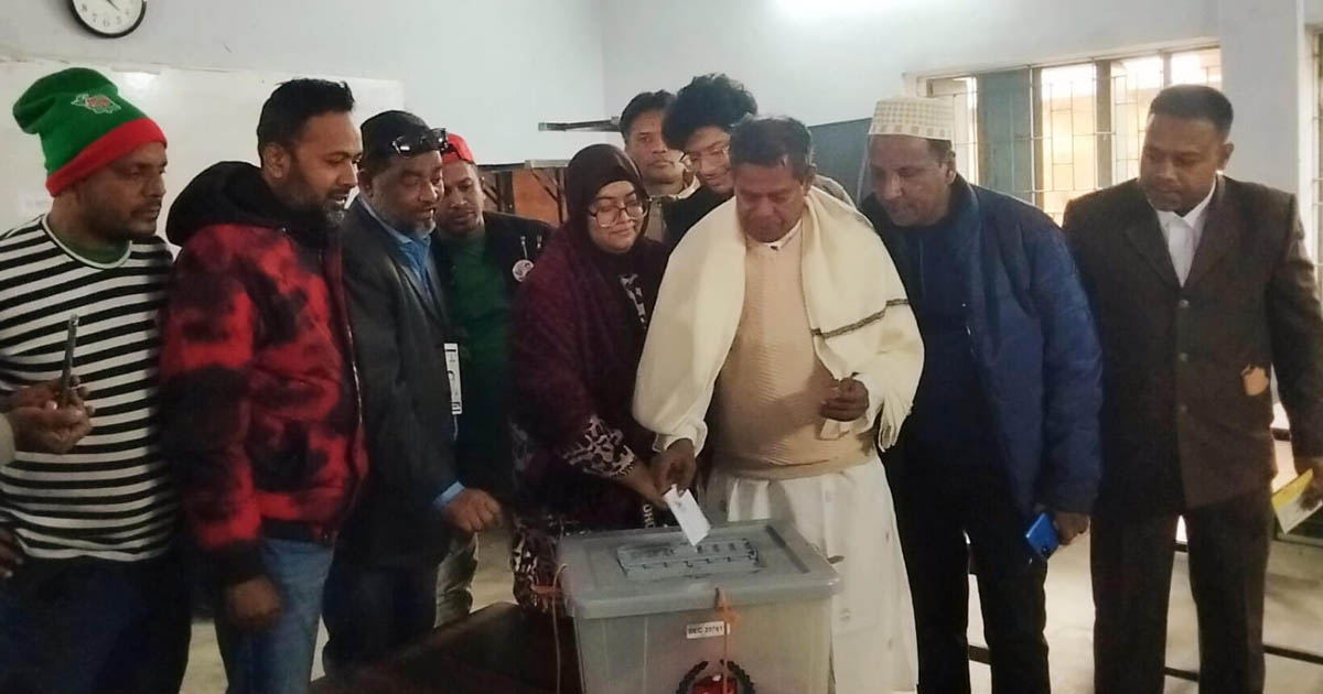 দিনাজপুরে ৬টি সংসদীয় আসনে চলছে ভোটগ্রহণ