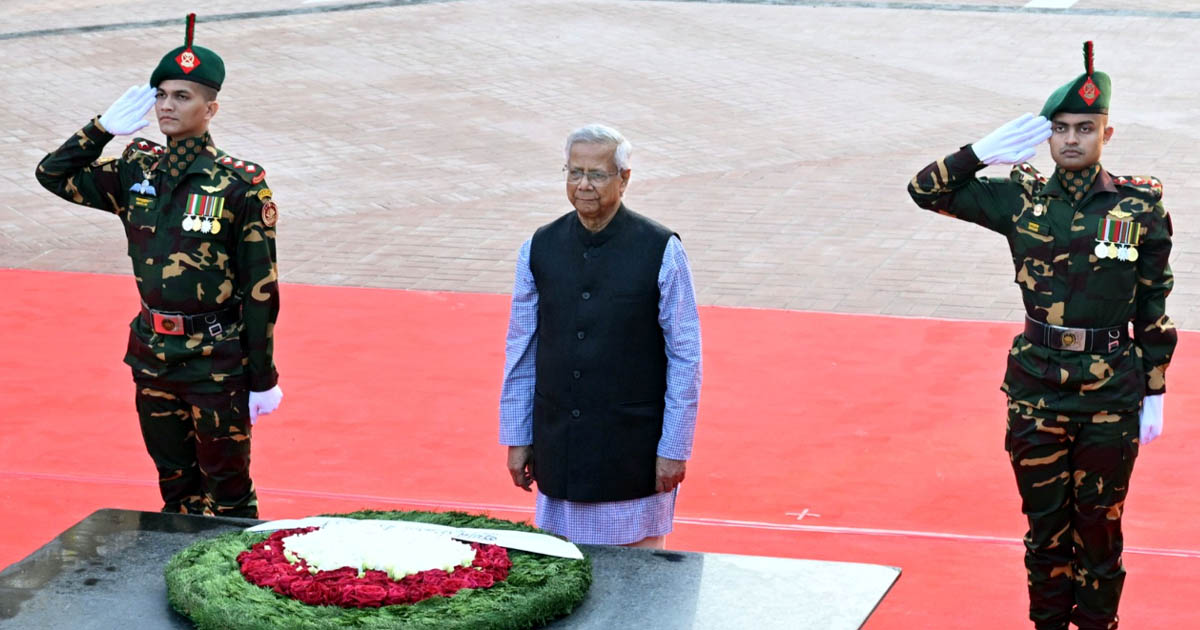 শহীদ বুদ্ধিজীবী স্মৃতিসৌধে প্রধান উপদেষ্টার শ্রদ্ধা নিবেদন