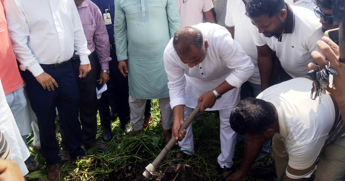 টুঙ্গিপাড়ায় ৪৬ লাখ টাকার খাল পুনঃখনন প্রকল্পের