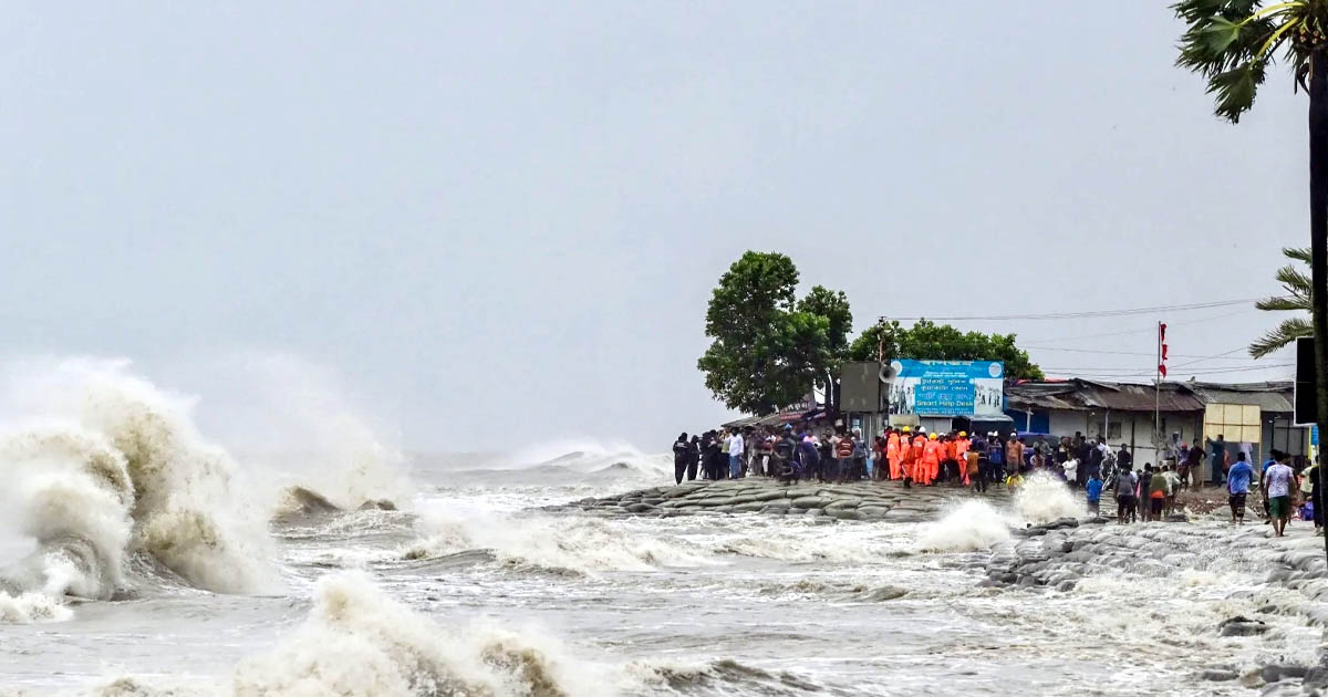 রাজধানীসহ ২০ জেলায় বজ্রবৃষ্টির আশঙ্কা, নদীবন্দরগুলোকে ১ নম্বর সতর্ক সংকেত