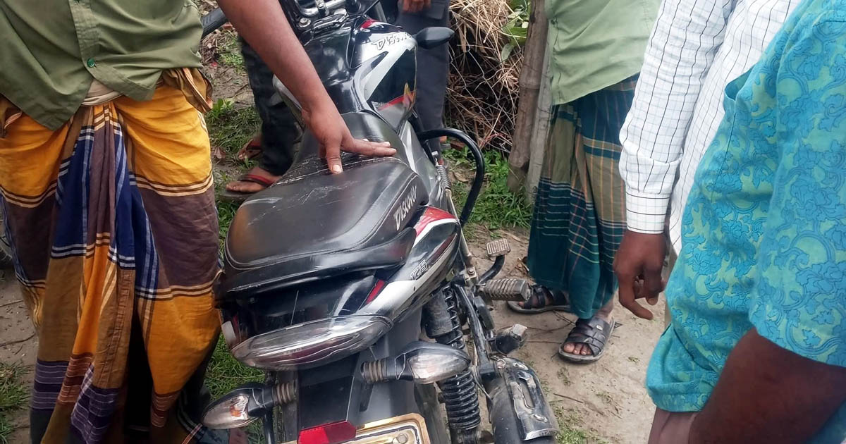 রাণীশংকৈলে সড়ক দুর্ঘটনায় মোটরসাইকেল আরোহীর মৃত্যু
