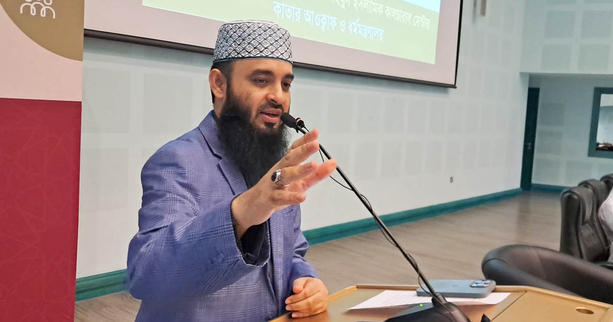 পুলিশের পদক্ষেপ নিয়ে আজহারীর পোস্ট
