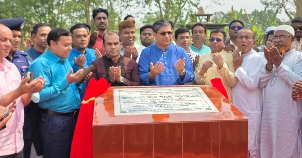 শিবগঞ্জবাসীর স্বপ্নপূরণ: ৩ কোটি টাকা ব্যয়ে আধুনিক ডাকবাংলোর ভিত্তিপ্রস্তর স্থাপন