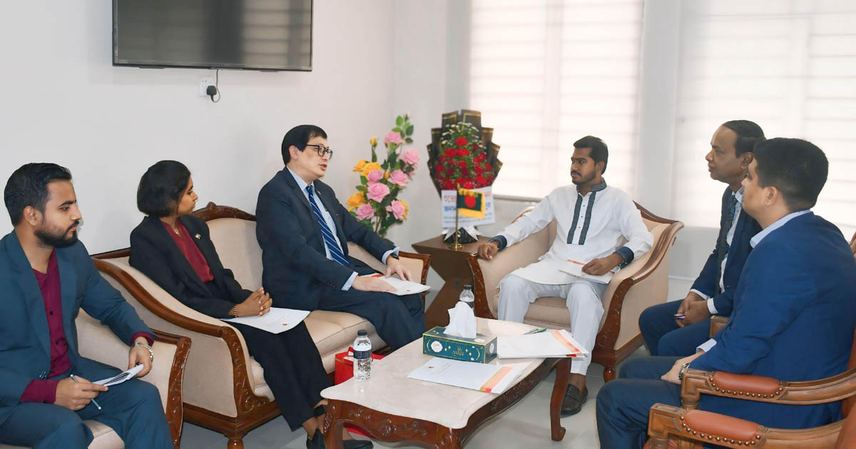 সিঙ্গাপুরে জনশক্তি রপ্তানি বাড়াতে প্রতিমন্ত্রী ও চার্জ ডি অ্যাফেয়ার্সের বৈঠক