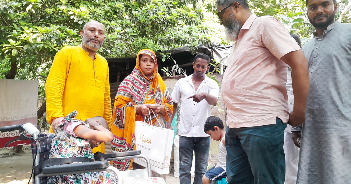 ভূমিহীন পরিবারের পাশে এমপি-পত্নী, চাকরি ও আর্থিক সহায়তা প্রদান