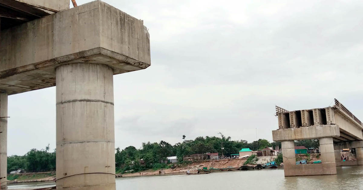 নির্মাণাধীন যাদুকাটা সেতুর ৫টি গার্ডার ভেঙে গেছে