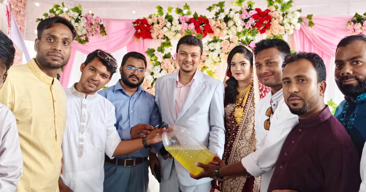 বিয়েবাড়িতে বরকে ‘ডিজেল’ উপহার