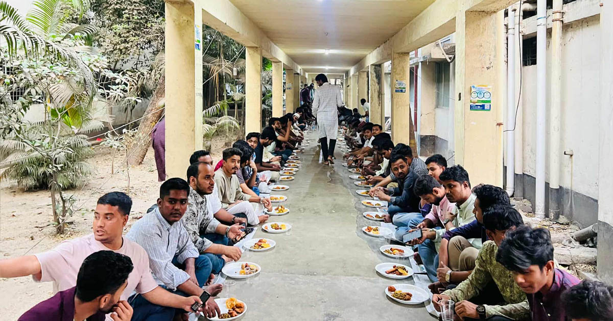 জবিতে সাধারণ শিক্ষার্থীদের জন্য ছাত্রদলের মাসব্যাপী ইফতার আয়োজন