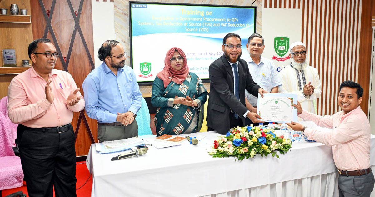 প্রশাসনিক স্বচ্ছতা ও গতিশীলতায় প্রযুক্তি-নির্ভর দক্ষ মানবসম্পদের বিকল্প নেই
