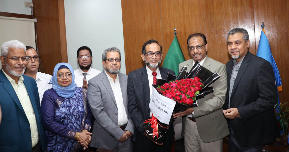 বিএমইউর উপাচার্য হিসেবে অধ্যাপক ডা. এফ এম সিদ্দিকীর দায়িত্ব গ্রহণ