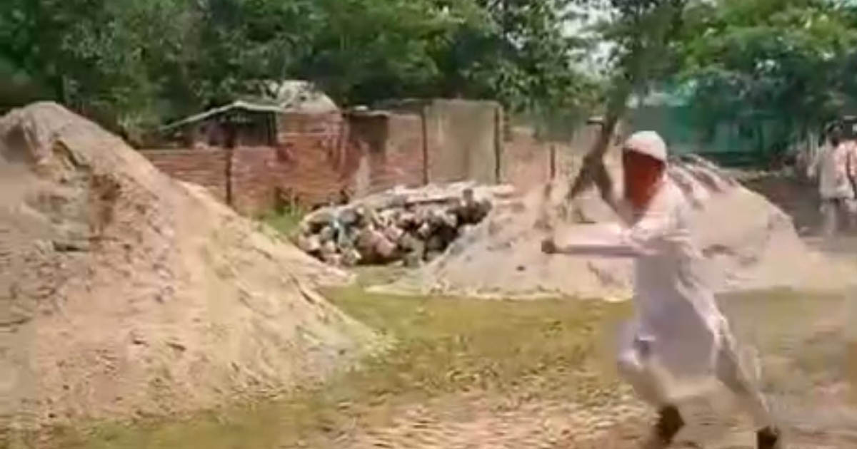 নবীনগরে কাজের মান নিয়ে প্রশ্ন তোলায় প্রকৌশলী লাঞ্ছিত