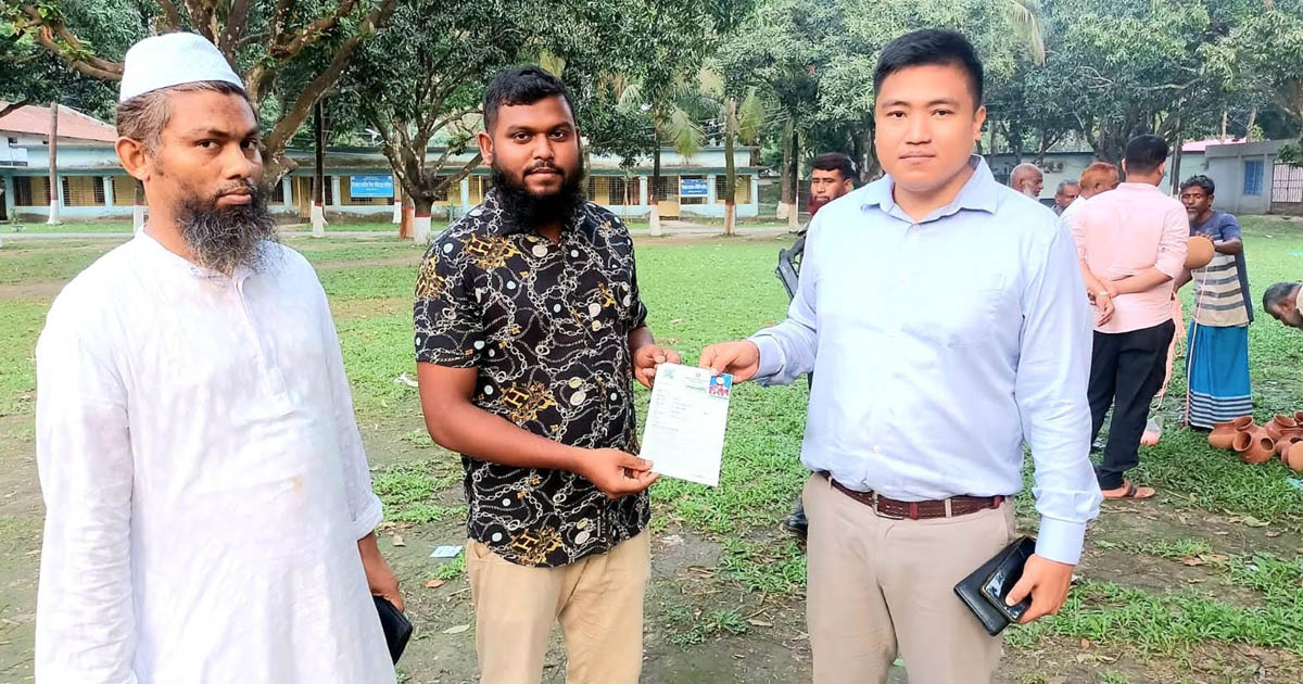 হাকিমপুরে ফুয়েল কার্ড বিতরণ শুরু