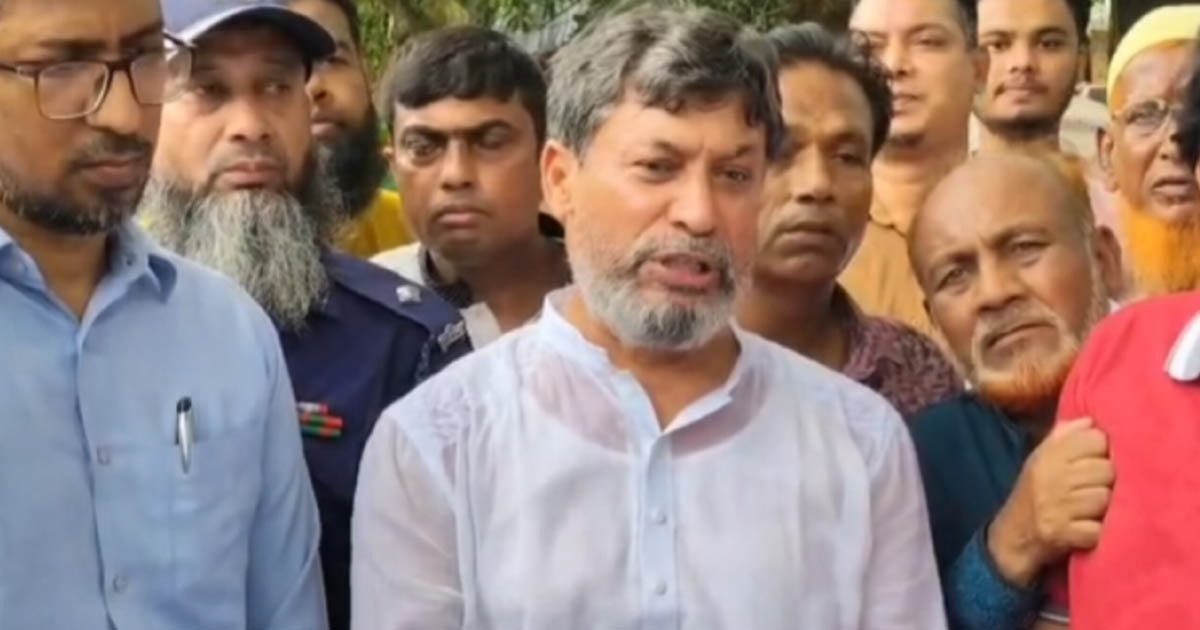 রাজৈরে ভয়াবহ অগ্নিকাণ্ড, ক্ষতিগ্রস্তদের পাশে এমপি জাহান্দার আলী জাহান