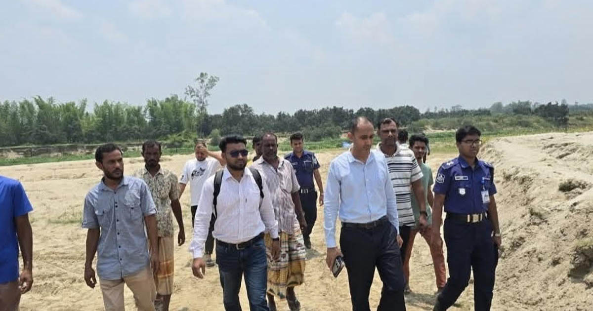 পীরগঞ্জে সীমানার বাইরে বালু উত্তোলন, ইজারাদারকে ১ লাখ টাকা জরিমানা