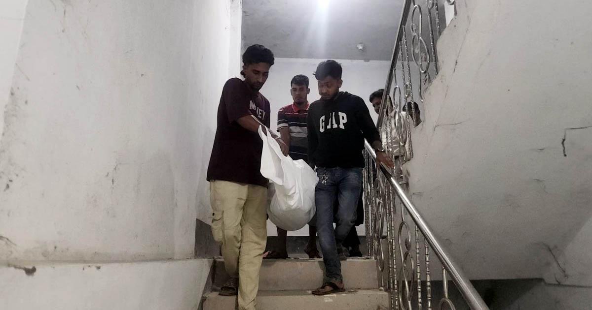 শাহরাস্তিতে স্বামীর সাথে ভিডিও কলে থেকে প্রবাসীর স্ত্রীর আত্মহত্যা