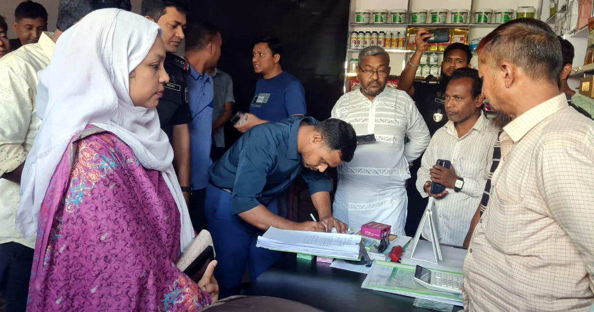 গুরুদাসপুরে অনুমোদনহীন মিনি তেল পাম্প সিলগালা