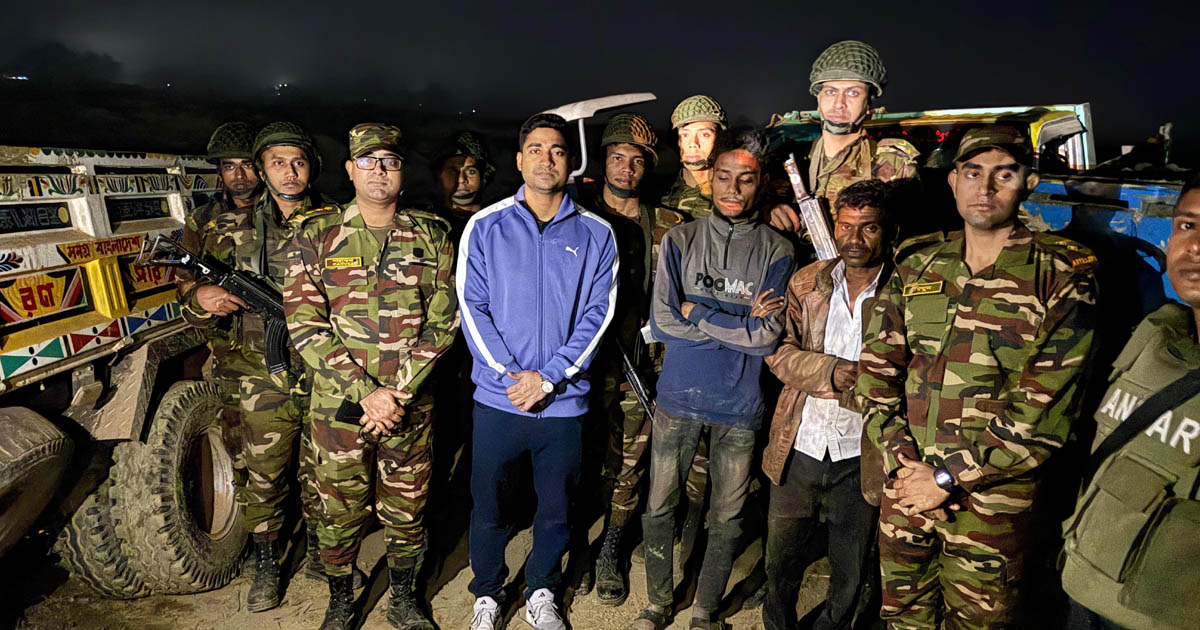 সাতকানিয়ায় টপসয়েল কাটায় দুই ব্যক্তির কারাদণ্ড, বিপুল সরঞ্জাম বিকল