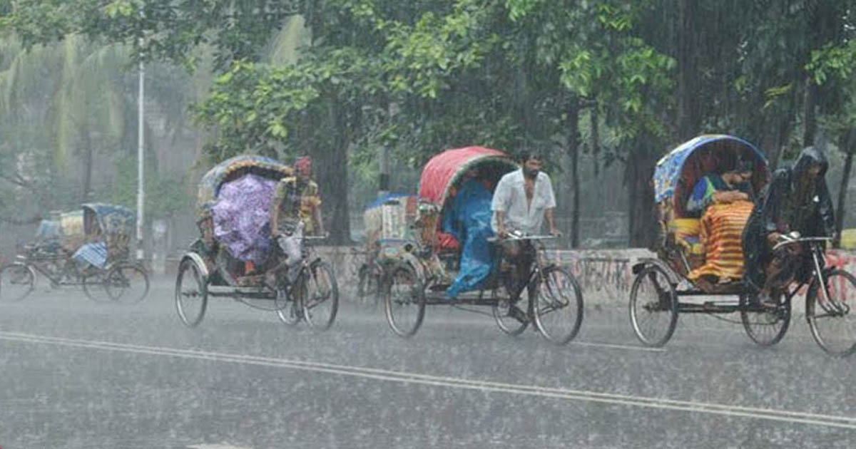বৃষ্টির দেখা পেল রাজধানীবাসী